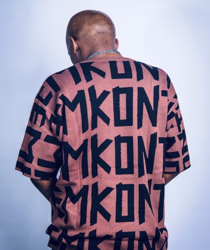 Signature brown and white knitted t-shirt